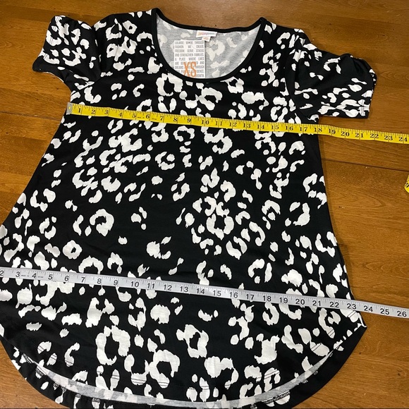 LuLaRoe New Black Leopard Cheetah Print Morgan Short Sleeve Tunic Blouse XS - Picture 7 of 10